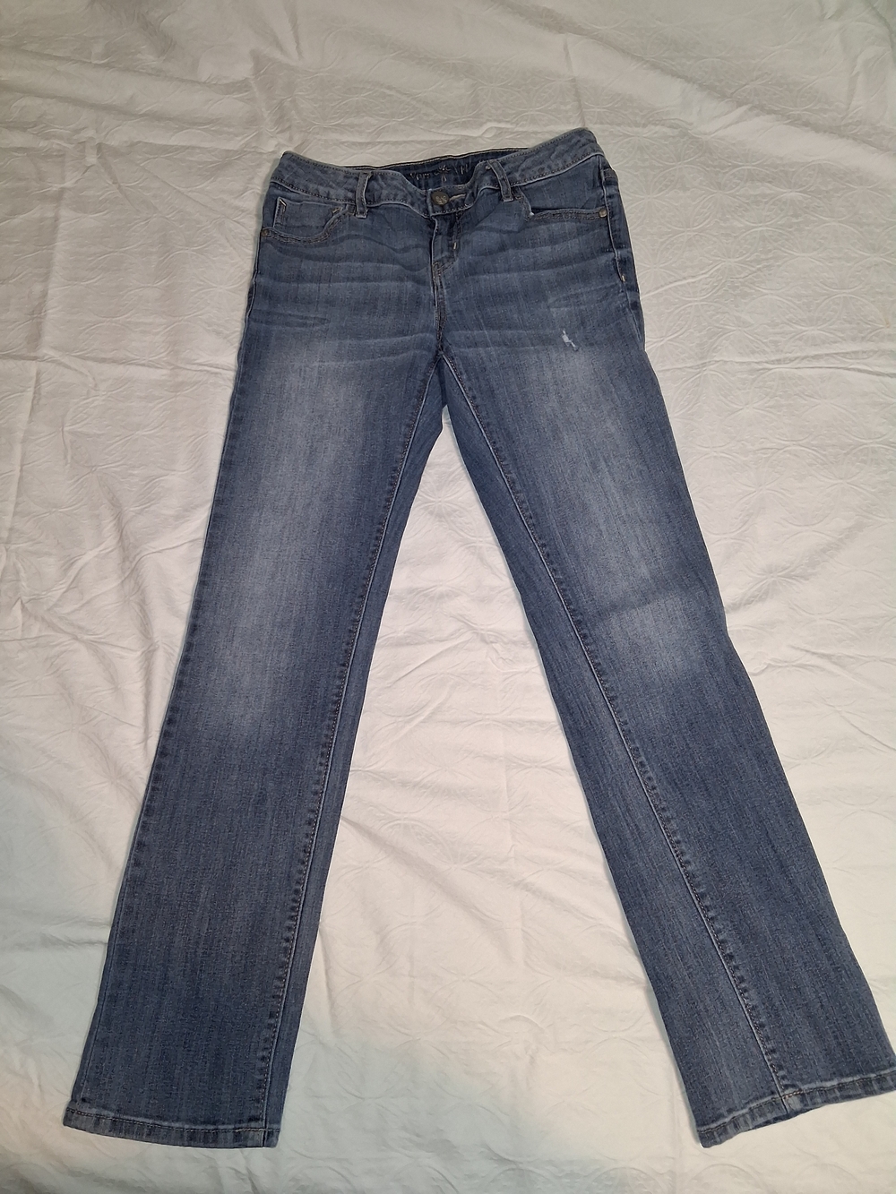 Simply Vera Vera Wang Women's Cropped Straight Jeans in Medium Blue Wash